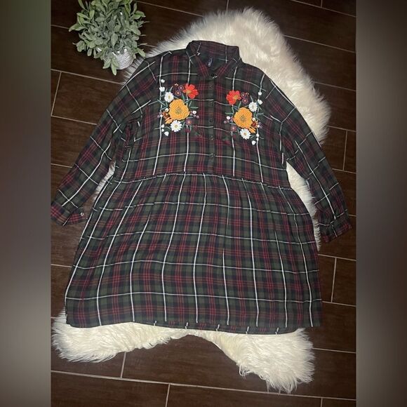 Q&A plaid floral embroidery dress sz 39 - Picture 1 of 7